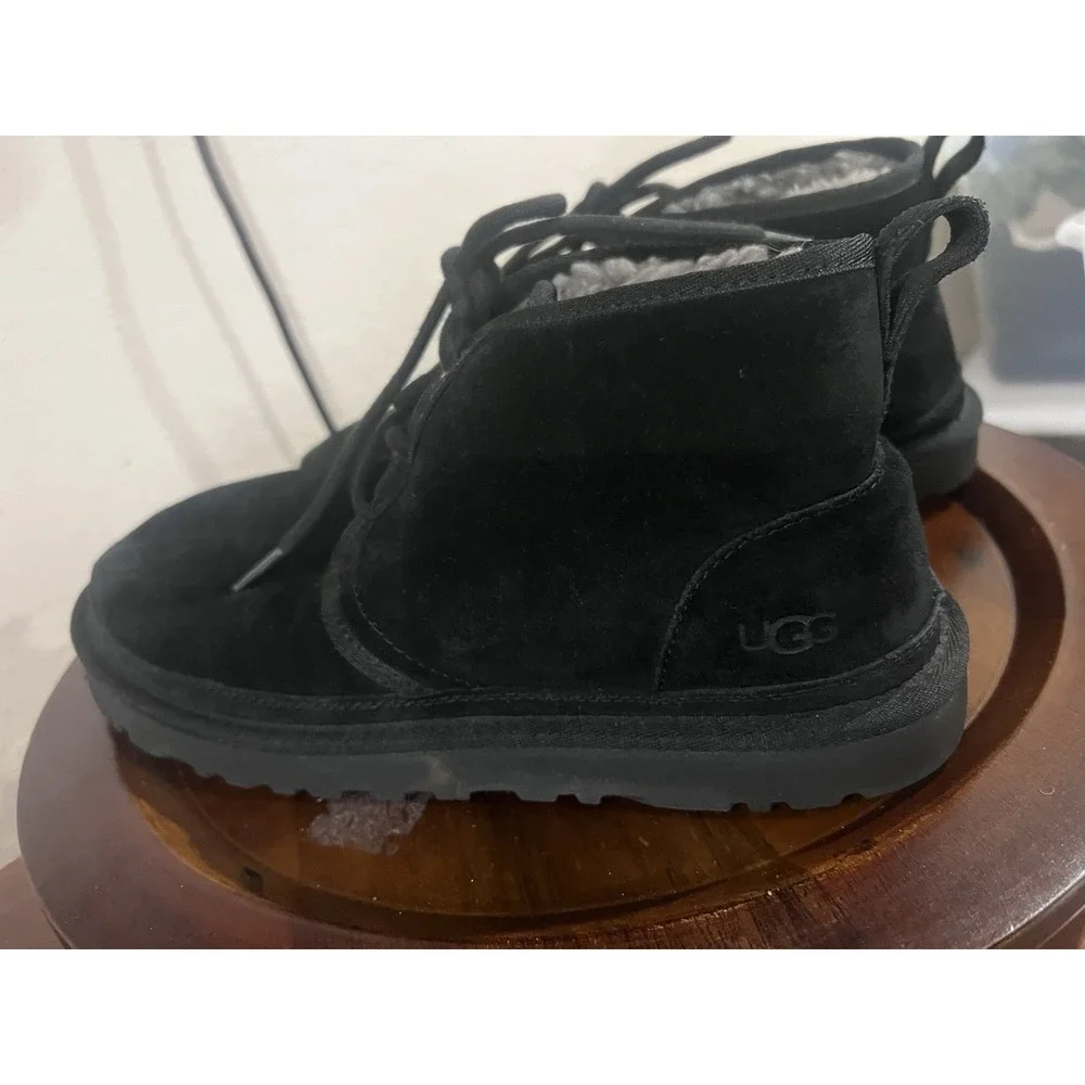 UGG‎ Neumel Boots for Men 10 Black Suede Sheepskin Chukka Ankle Shoes Lace Up